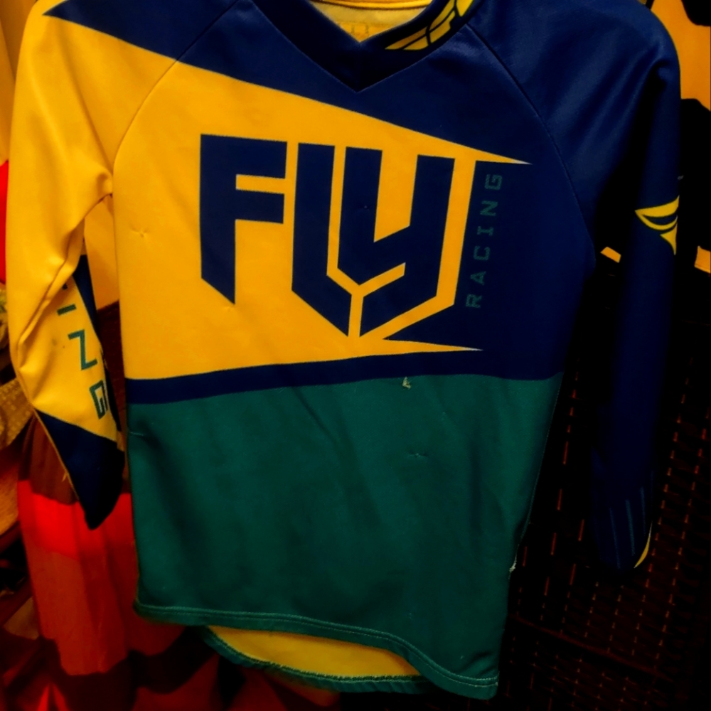 Fly racing shirt size ys.